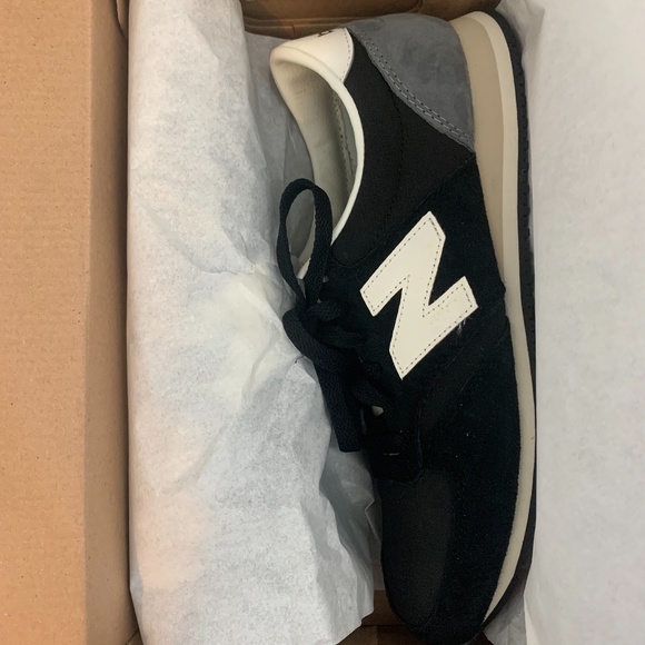 New Balance 420 Shoes Men's Size 8.5 Women's Size 10 - Excellent Condition - Picture 2 of 7
